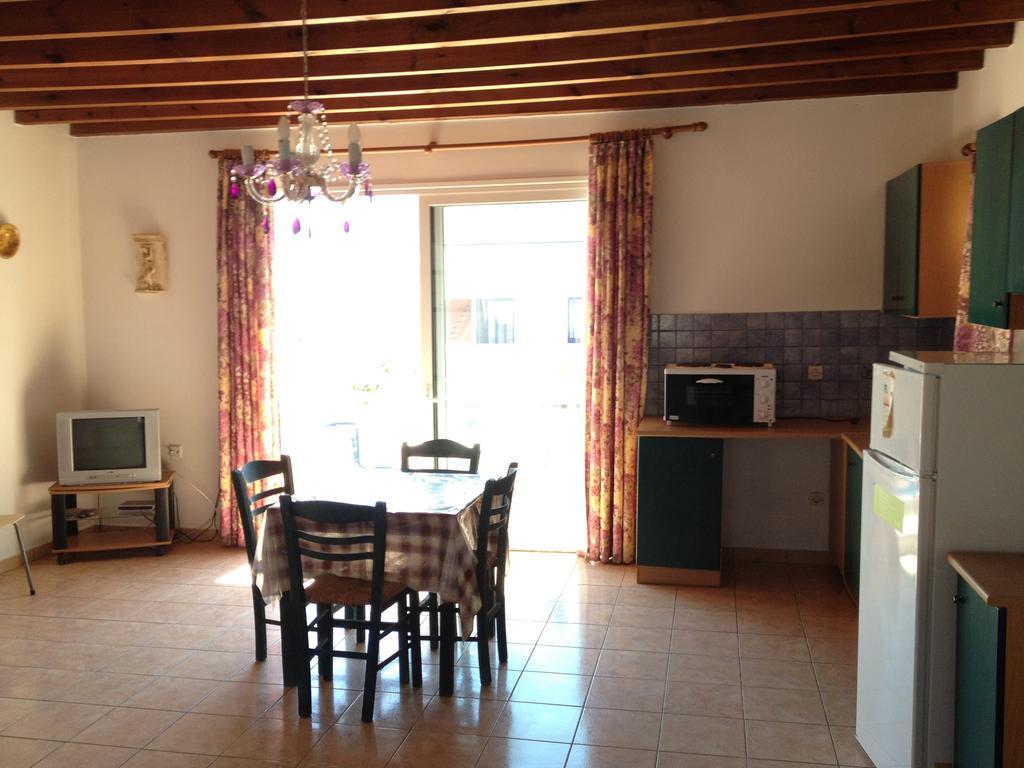 Saint Konstantin Beach Apartments Stegna Стая снимка