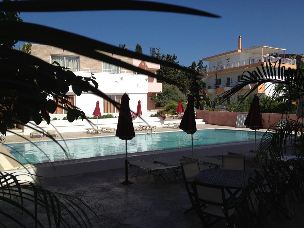 Saint Konstantin Beach Apartments Stegna Екстериор снимка