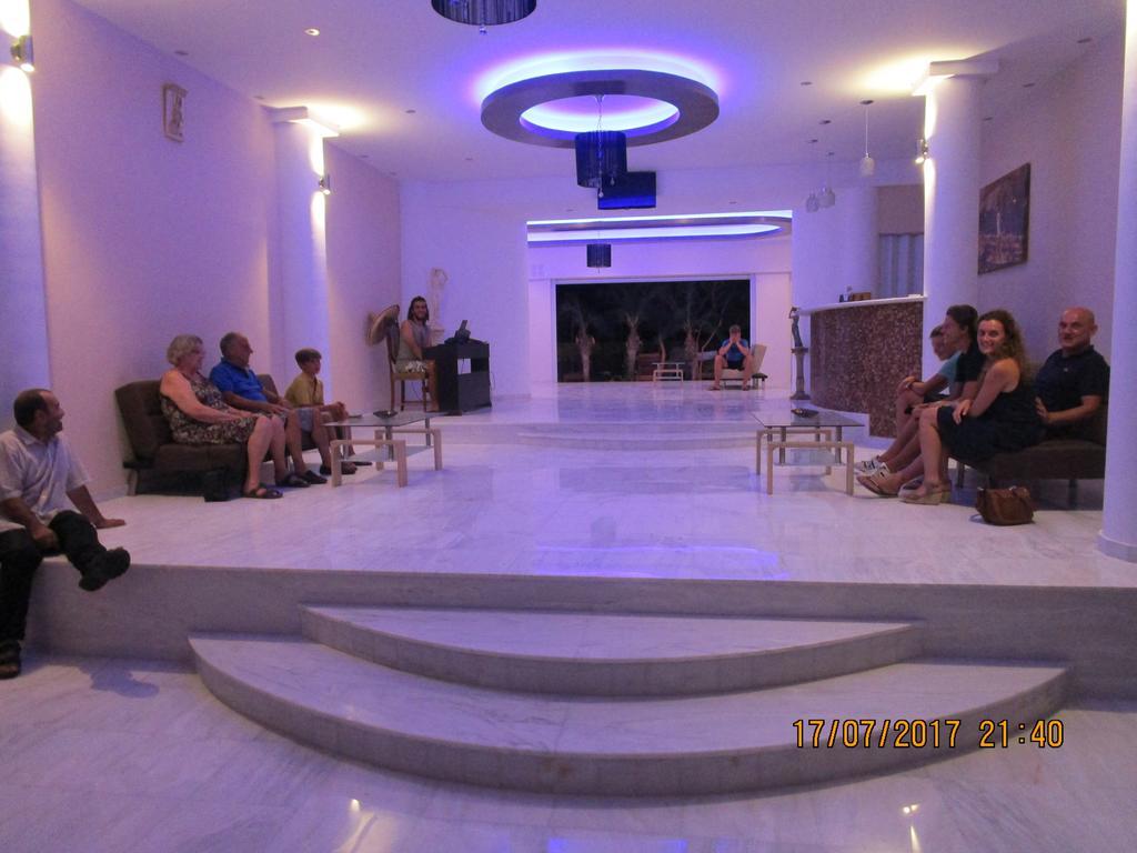 Saint Konstantin Beach Apartments Stegna Екстериор снимка