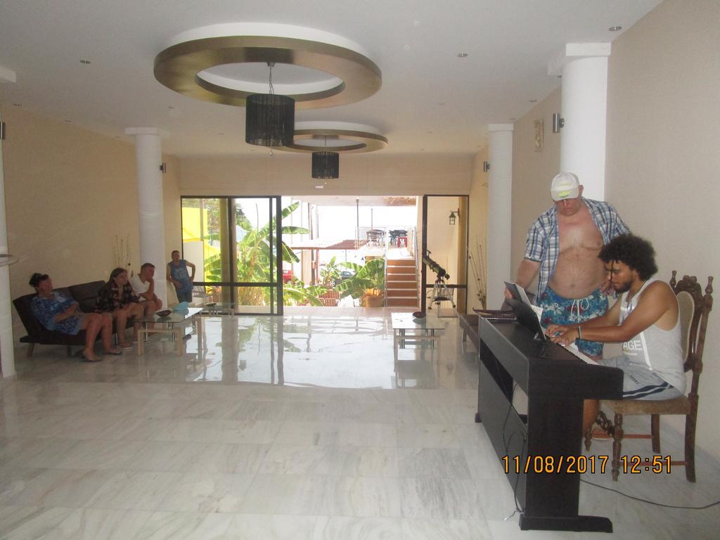 Saint Konstantin Beach Apartments Stegna Екстериор снимка